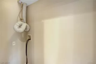 Photo #6: 2155648 Listing