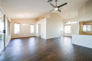 Photo #4: 2155652 Listing