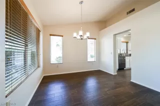 Photo #5: 2155652 Listing