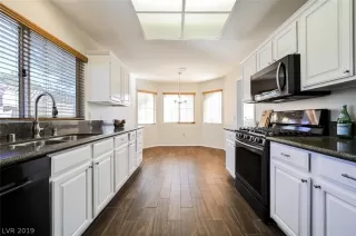 Photo #6: 2155652 Listing