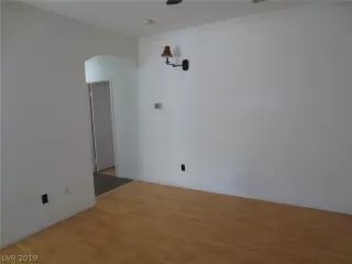 Photo #4: 2155764 Listing