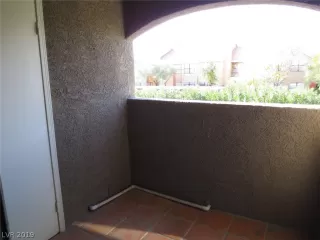 Photo #5: 2155764 Listing