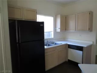 Photo #6: 2155764 Listing