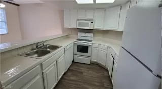 Photo #5: 2155812 Listing