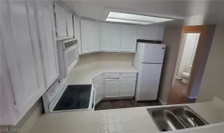 Photo #6: 2155812 Listing