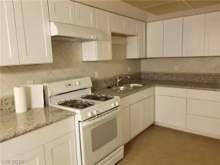 Photo #5: 2155818 Listing 