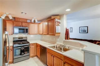 Photo #4: 2155864 Listing