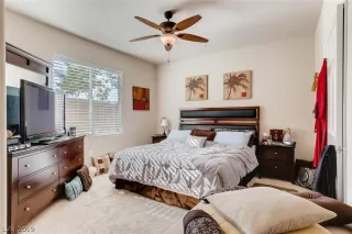 Photo #5: 2155864 Listing