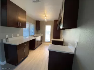 Photo #3: 2155865 Listing