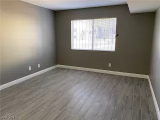 Photo #4: 2155865 Listing