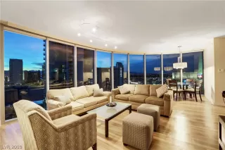 Photo #2: 2155903 Listing