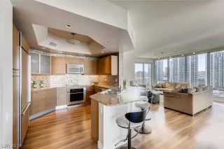 Photo #5: 2155903 Listing