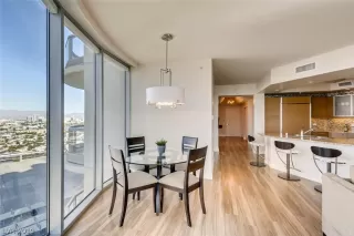 Photo #6: 2155903 Listing