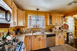 Photo #3: 2155910 Listing 