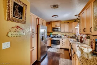 Photo #4: 2155910 Listing 