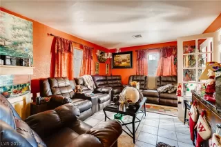 Photo #5: 2155910 Listing 