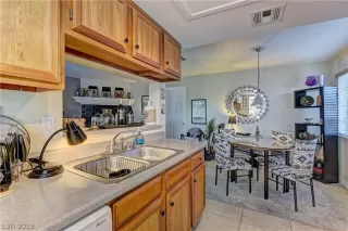 Photo #1: 2155963 Listing