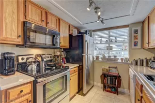 Photo #2: 2155963 Listing