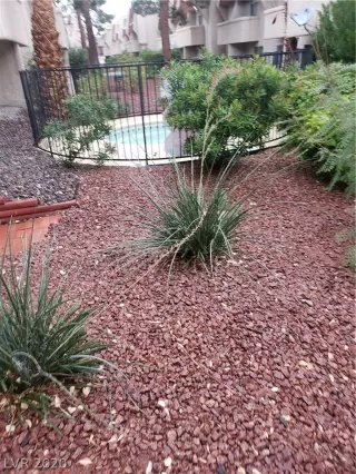 Photo #4: 2155973 Listing 