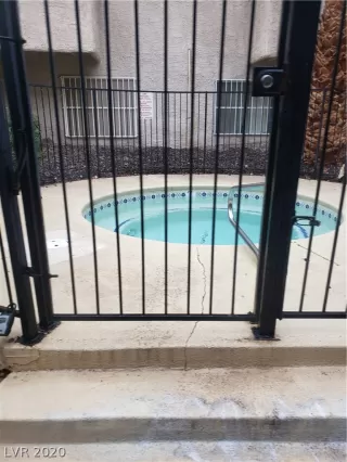 Photo #5: 2155973 Listing 