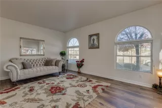 Photo #3: 2156001 Listing