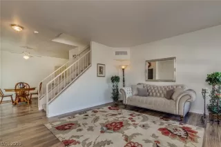 Photo #4: 2156001 Listing