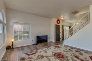 Photo #5: 2156001 Listing