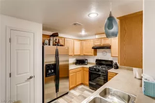 Photo #5: 2156013 Listing