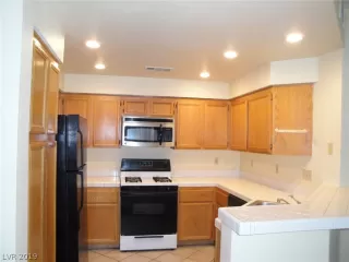 Photo #6: 2156035 Listing 