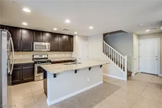 Photo #5: 2156080 Listing 