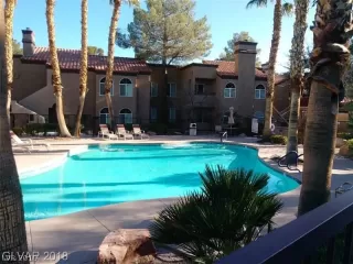 Photo #5: 2156082 Listing 