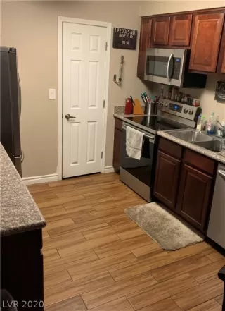 Photo #1: 2156096 Listing