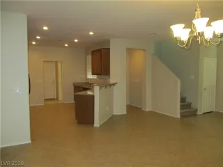 Photo #5: 2156141 Listing 