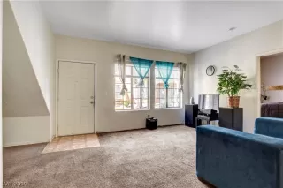 Photo #4: 2156146 Listing