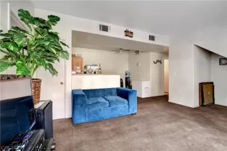 Photo #6: 2156146 Listing