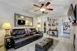 Photo #2: 2156176 Listing