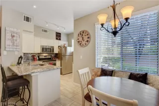 Photo #5: 2156176 Listing