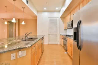 Photo #4: 2156180 Listing