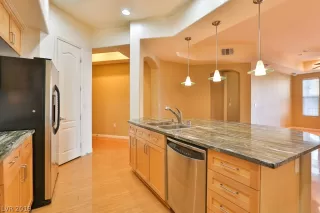 Photo #5: 2156180 Listing