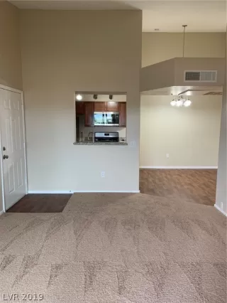 Photo #3: 2156265 Listing