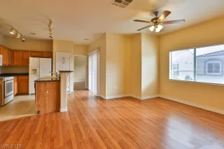 Photo #2: 2156272 Listing 