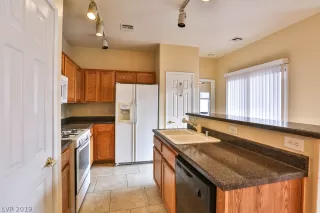 Photo #6: 2156272 Listing 