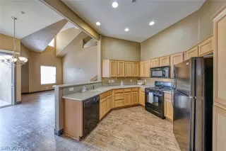 Photo #5: 2156276 Listing 