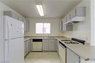 Photo #3: 2156285 Listing 