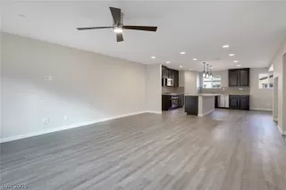 Photo #2: 2156289 Listing 