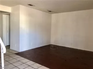 Photo #2: 2156292 Listing 