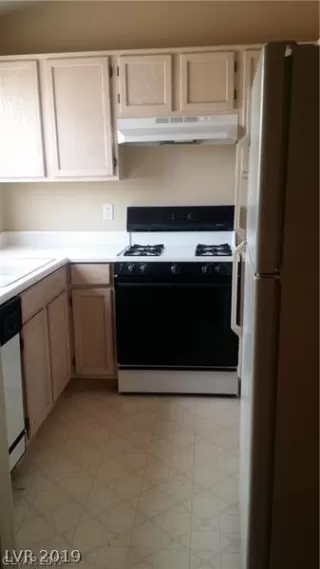 Photo #5: 2156297 Listing 