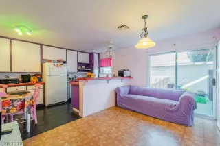 Photo #4: 2156407 Listing