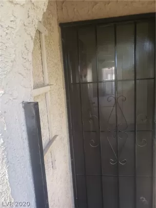 Photo #5: 2156415 Listing