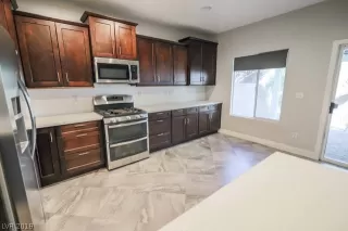 Photo #3: 2156416 Listing